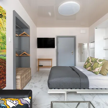 Underground Level Close To The Market Square In By Renters *