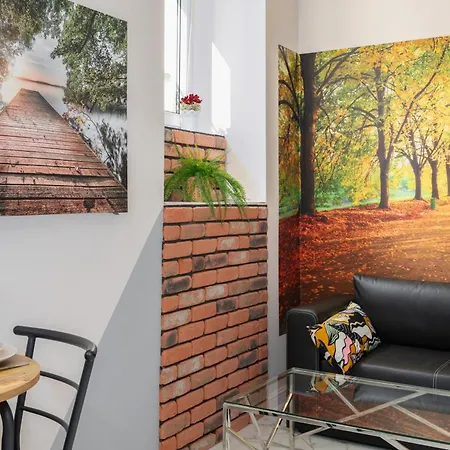 Underground Level Close To The Market Square In By Renters Appartement *