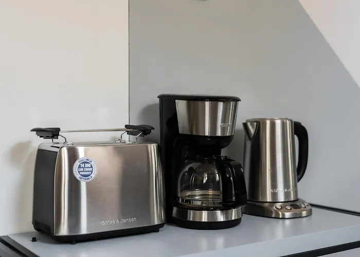 شقة Underground Level Close To The Market Square In By Renters بوزنان