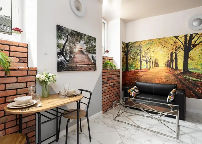 Underground Level Close To The Market Square In By Renters * بوزنان